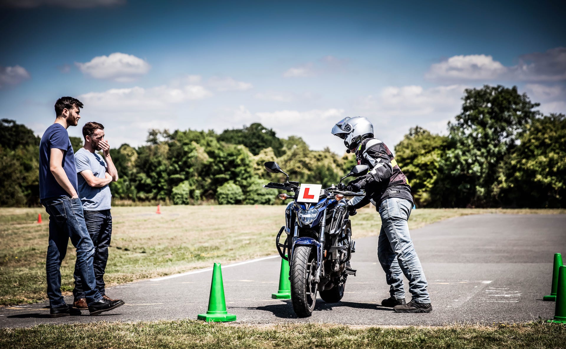 How to Find the Best UK Motorcycle Lessons What to Look For Phoenix